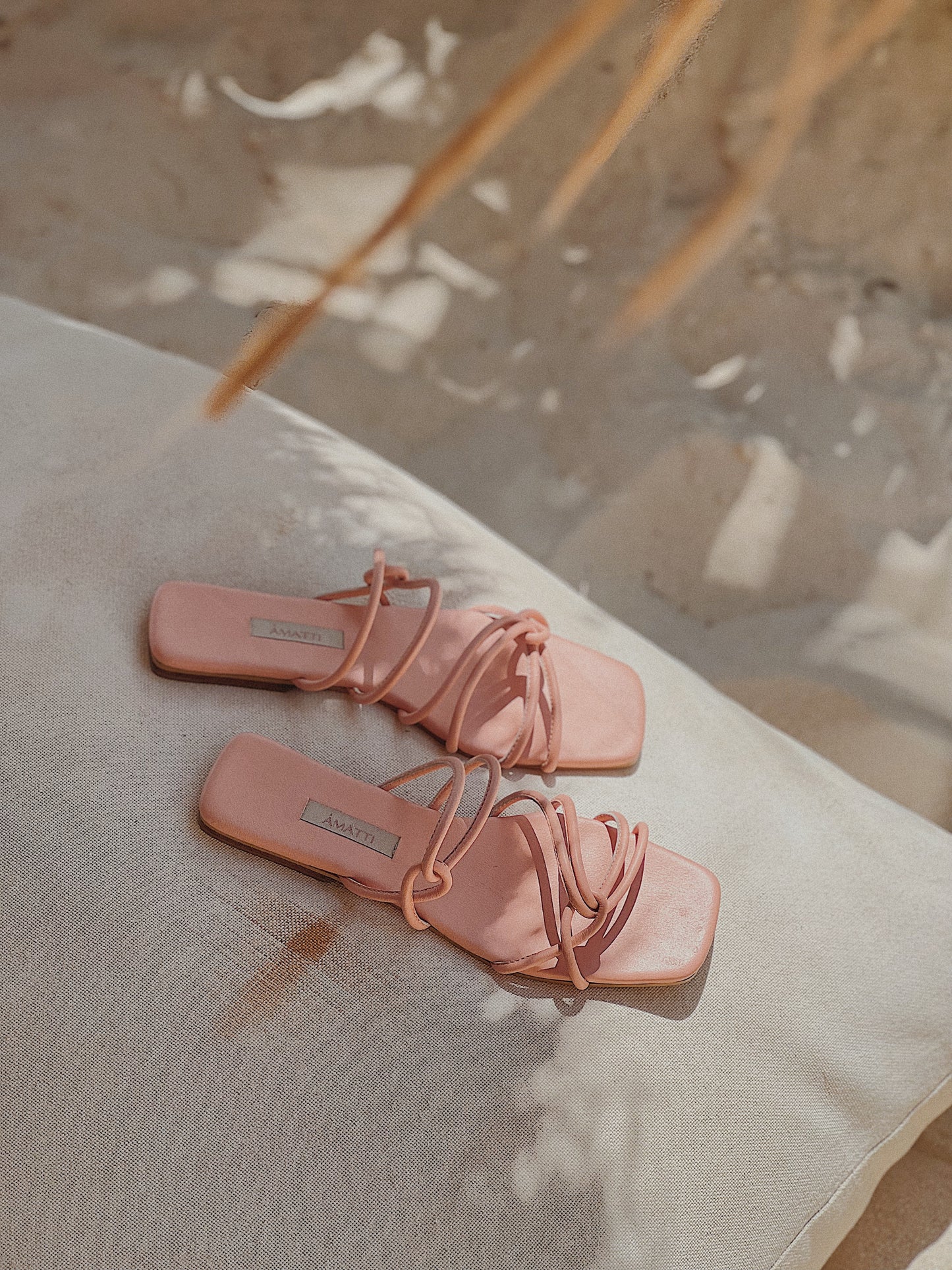 SANDALIAS ROSADAS EN CUERO